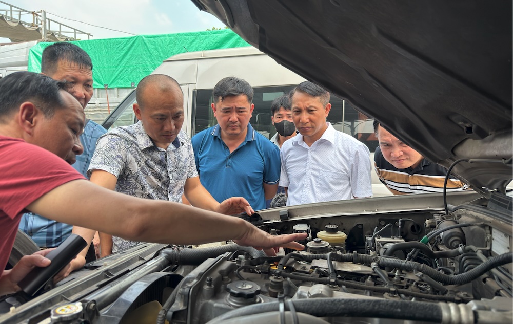 Chuyển dịch xanh ngành ô tô: Chiến lược kép từ tối ưu động cơ đến số hóa R&D