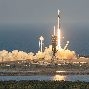 Một vụ phóng tên lửa của SpaceX - Ảnh: Bloomberg.