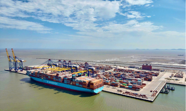 Cảng Hateco Hải Phòng đón tàu container gần 214.000 DWT