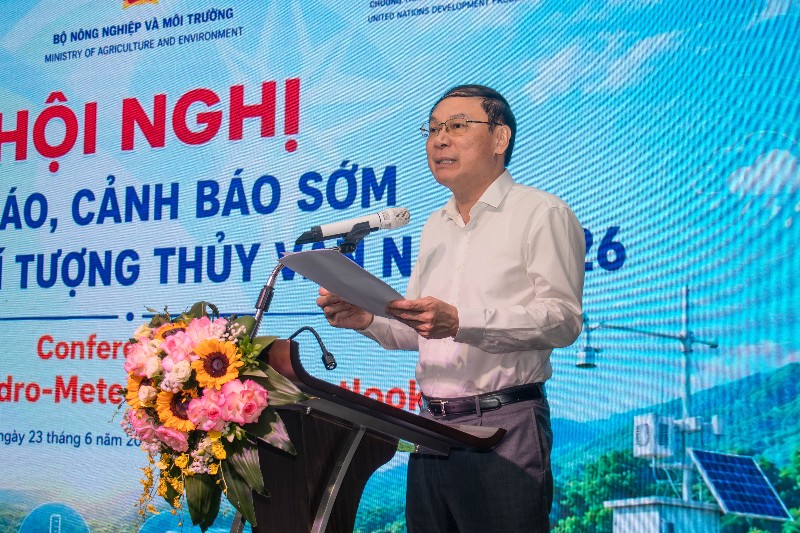 Thứ trưởng Bộ Nông nghiệp và Môi trường Lê Công Thành: "Tính chất lưỡng cực của thời tiết dưới tác động của biến đổi khí hậu, đặt ra thách thức cho công tác dự báo và ứng phó tại tất cả các vùng miền."