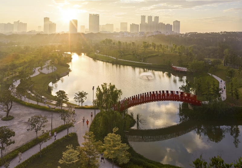 Công viên và hồ trung tâm tại ParkCity Hanoi. Ảnh: ParkCity Hanoi.