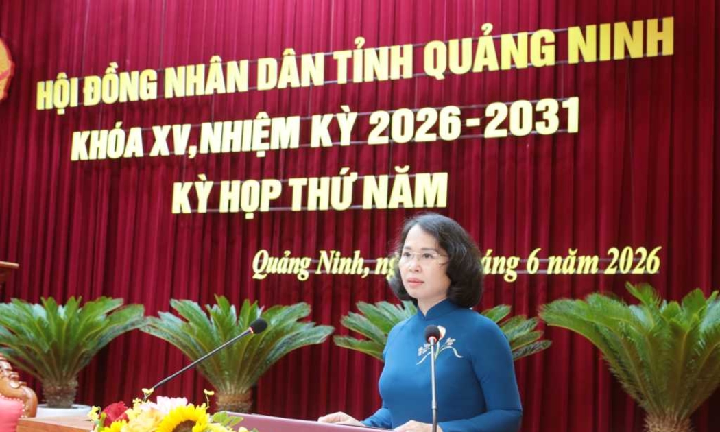 Bà Trịnh Thị Minh Thanh, Phó Bí thư Thường trực Tỉnh ủy, Chủ tịch HĐND tỉnh phát biểu khai mạc kỳ họp. Ảnh: Quảng Ninh
