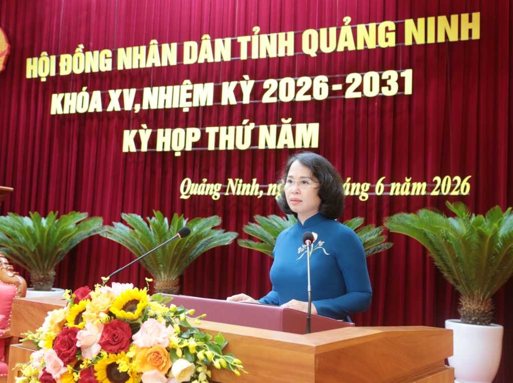Bà Trịnh Thị Minh Thanh, Phó Bí thư Thường trực Tỉnh ủy, Chủ tịch HĐND tỉnh phát biểu khai mạc kỳ họp. Ảnh: Quảng Ninh