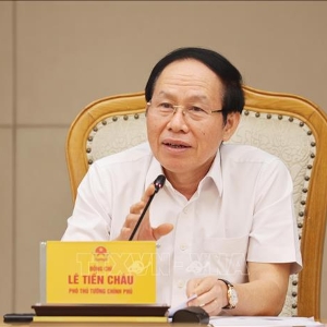 Phó Thủ tướng Lê Tiến Châu chủ trì họp hoàn thiện Đề án thí điểm thực hiện đánh giá, chấm điểm (KPI) về công tác xây dựng pháp luật. Ảnh: TTXVN.