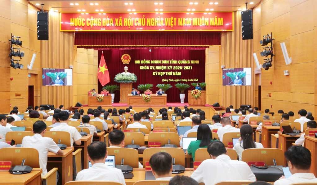 Quang cảnh Kỳ họp thứ 5, Hội đồng nhân dân tỉnh Quảng Ninh khóa XV. Ảnh: Quảng Ninh