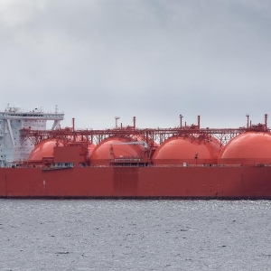 Tàu vận chuyển khí tự nhiên hóa lỏng (LNG) phục vụ các tuyến xuất khẩu năng lượng của Nga. Ảnh: JoachimKohlerBremen.
