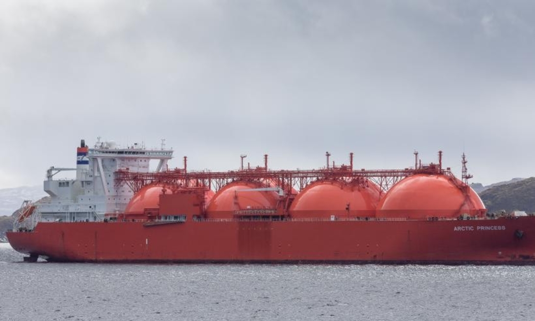 Tàu vận chuyển khí tự nhiên hóa lỏng (LNG) phục vụ các tuyến xuất khẩu năng lượng của Nga. Ảnh: JoachimKohlerBremen.
