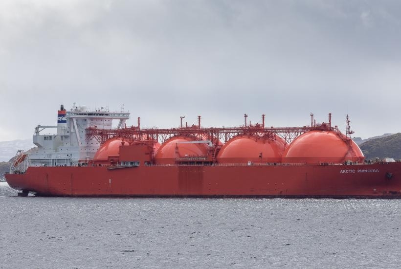 Tàu vận chuyển khí tự nhiên hóa lỏng (LNG) phục vụ các tuyến xuất khẩu năng lượng của Nga. Ảnh: JoachimKohlerBremen.