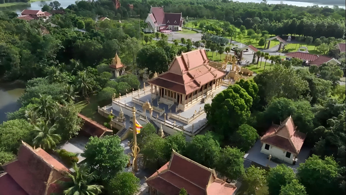 Làng Văn hóa - Du lịch các dân tộc Việt Nam sẽ được Hà Nội tiếp tục đầu tư nâng cao chất lượng hoạt động.