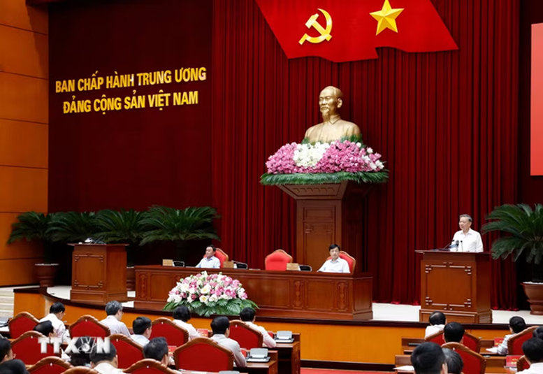 Tổng Bí thư, Chủ tịch nước khẳng định, tinh thần chung là không để lọt người không đủ tiêu chuẩn, không bỏ sót người thật sự có đạo đức, có tài - Ảnh: TTXVN