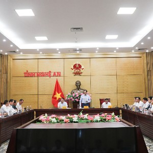 Chủ tịch UBND tỉnh Nghệ An Võ Trọng Hải chủ trì cuộc họp để nghe và cho ý kiến về tình hình triển khai thực hiện một số dự án trọng điểm trên địa bàn