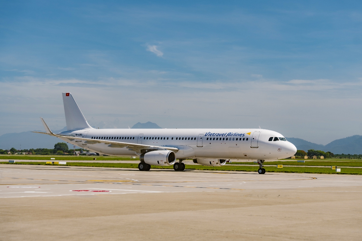 Tàu bay Airbus A321 mang số hiệu VN-A290 mới của Vietravel Airlines.