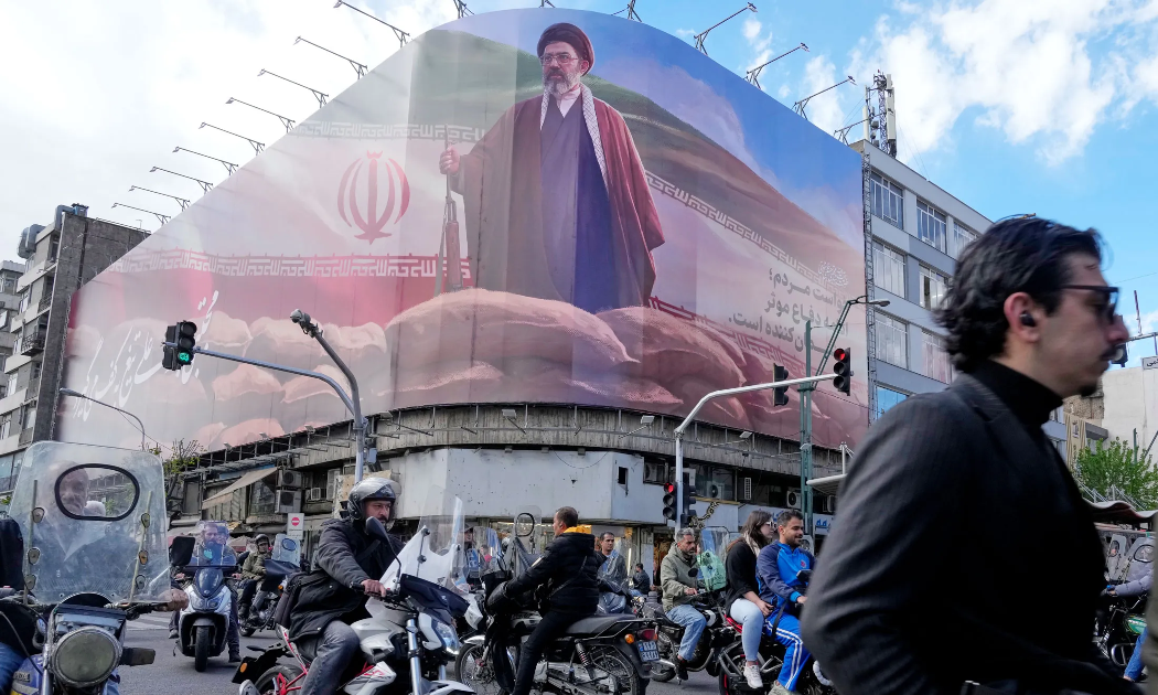 Đường phố ở thủ đô Tehran của Iran - Ảnh: Bloomberg.
