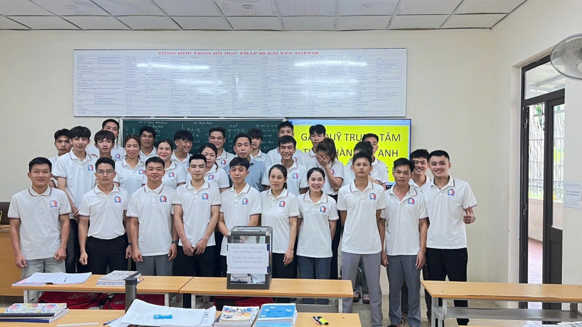 Lớp đào tạo tiếng Hàn cho lao động đi làm việc tại Hàn Quốc. Ảnh: Khoa Trường.