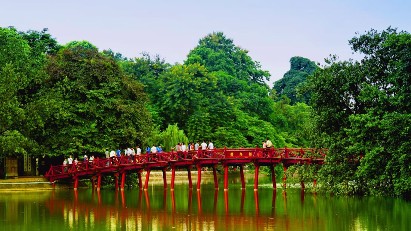 Hanoi welcomes over 18mln visitors in 6M