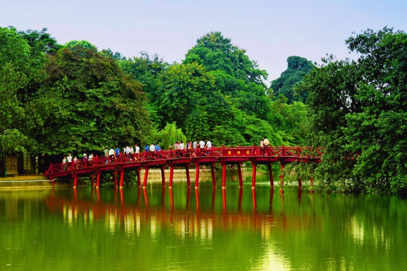 Hanoi welcomes over 18mln visitors in 6M
