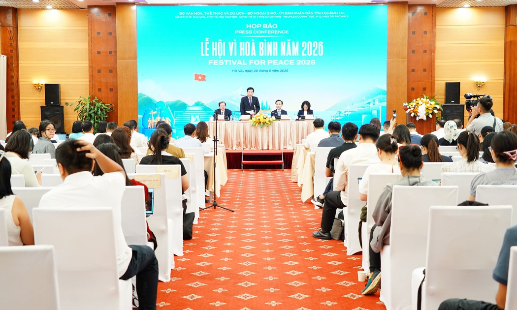 Toàn cảnh buổi họp báo.