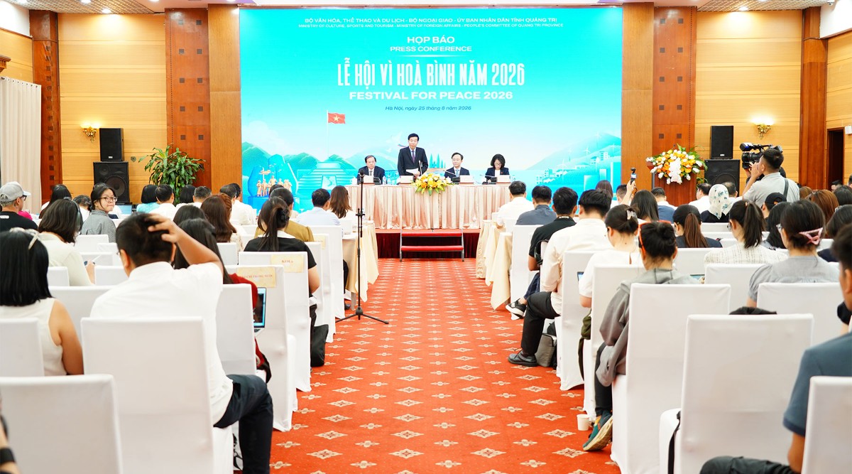 Toàn cảnh buổi họp báo.