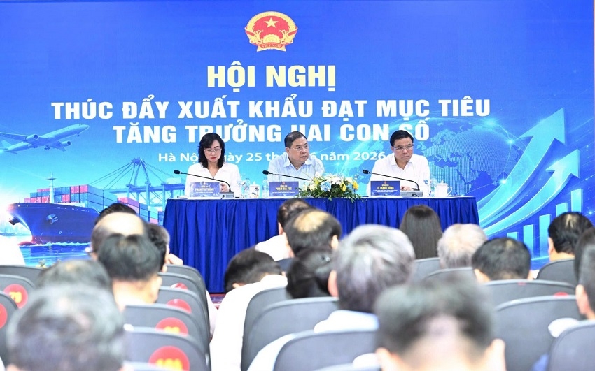 Ủy viên Bộ Chính trị, Phó Thủ tướng Thường trực Phạm Gia Túc dự và chỉ đạo Hội nghị thúc đẩy xuất khẩu đạt mục tiêu tăng trưởng 2 con số do Bộ Công Thương tổ chức. Ảnh: MOIT.