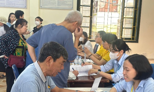 Số người hưởng lương hưu tăng mạnh do nghỉ hưu trước tuổi sau sắp xếp bộ máy
