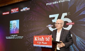 TS. Chử Văn Lâm, Chủ tịch Hội đồng Biên tập Tạp chí Kinh tế Việt Nam/VnEconomy, tại Lễ kỷ niệm 35 năm thành lập Tạp chí Kinh tế Việt Nam/VnEconomy và 6 năm chuyển đổi toàn diện, phát triển nền tảng công nghệ AI Askonomy - Ảnh: Tri Phong.