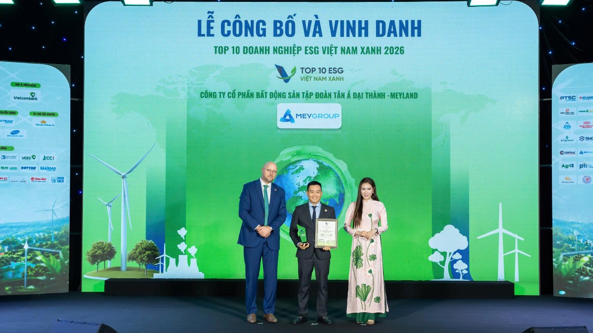 Đại diện Meygroup nhận giải thưởng Top 10 Doanh nghiệp ESG Việt Nam Xanh 2026 (Ảnh: Meygroup).