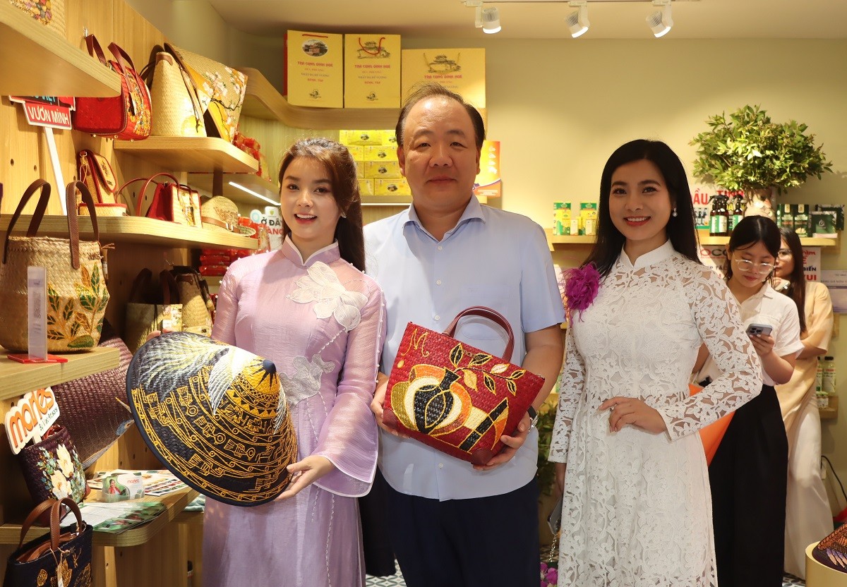 Chương trình “Sức sống hàng Việt” với chủ đề "Huế thương" là bức tranh sống động về văn hóa, lịch sử và con người vùng đất Cố đô.