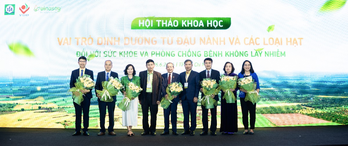 Hội thảo khoa học "Vai trò dinh dưỡng từ đậu nành và các loại hạt đối với sức khỏe và phòng chống bệnh không lây nhiễm tại TP. Hồ Chí Minh ngày 26/6.