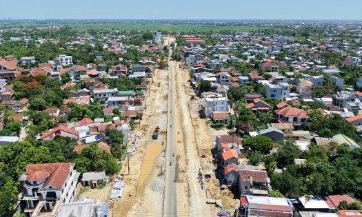 Work on Nguyen Hoang Street project is sped up.