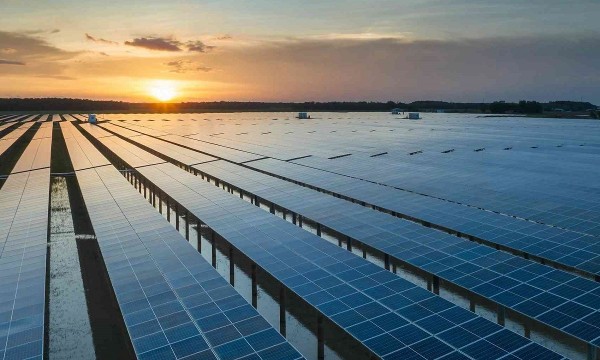 Nâng tỷ lệ bán điện mặt trời mái nhà dư lên 50% sản lượng