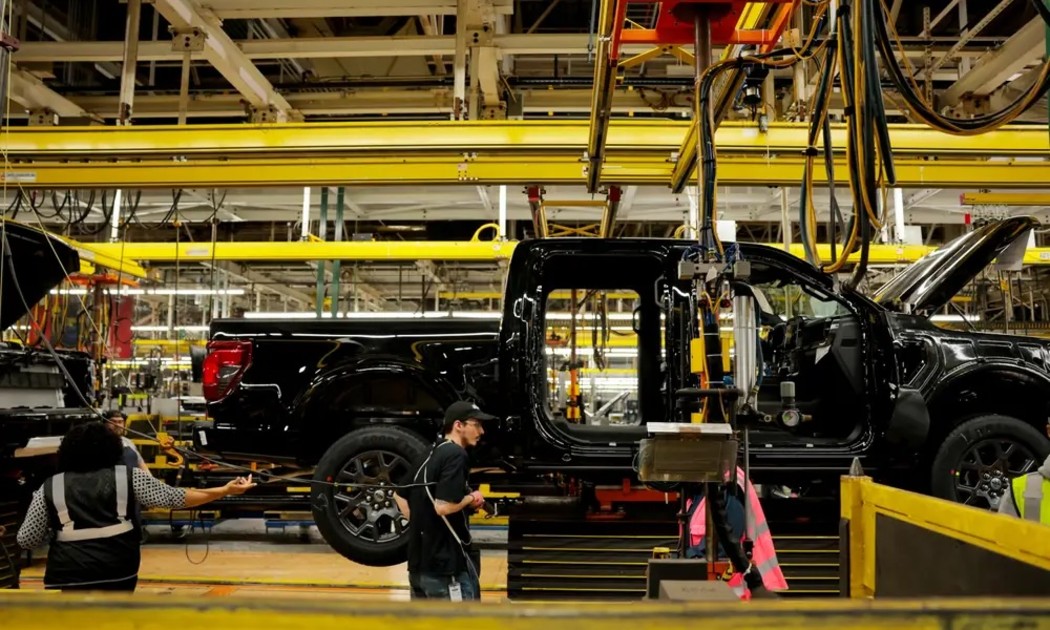 Ford: AI không phải là “chiếc đũa thần” cứu vãn ngành ô tô