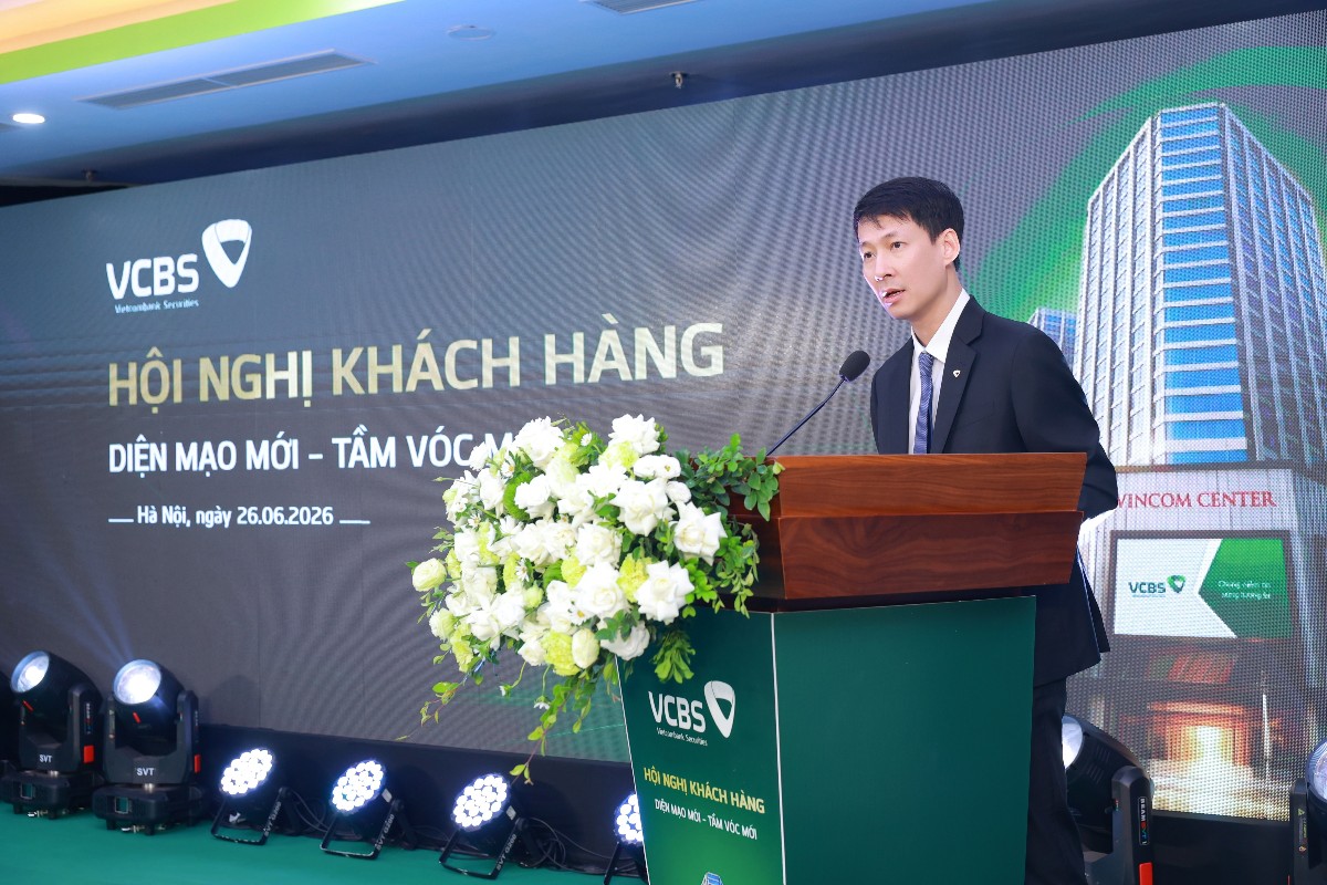 Ông Lê Mạnh Hùng – Chủ tịch Hội đồng thành viên VCBS phát biểu tại hội nghị. Ảnh: VCBS.