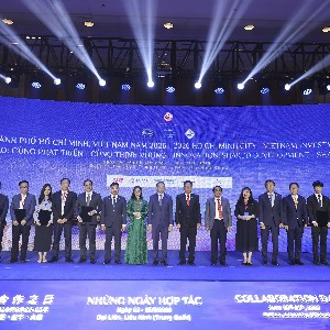Các đjai biểu chụp ảnh lưu niệm trong khuôn khổ Diễn đàn