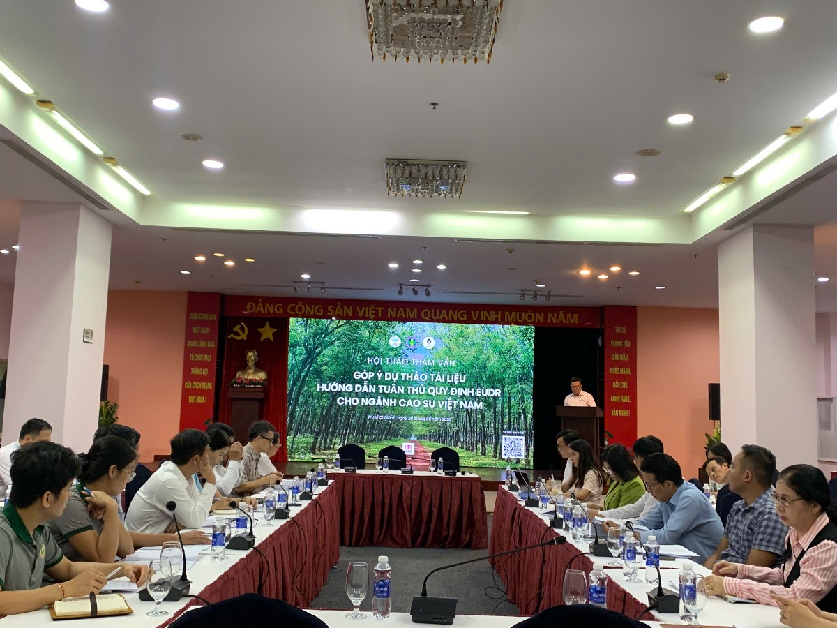 Quanh cảnh hội thảo.