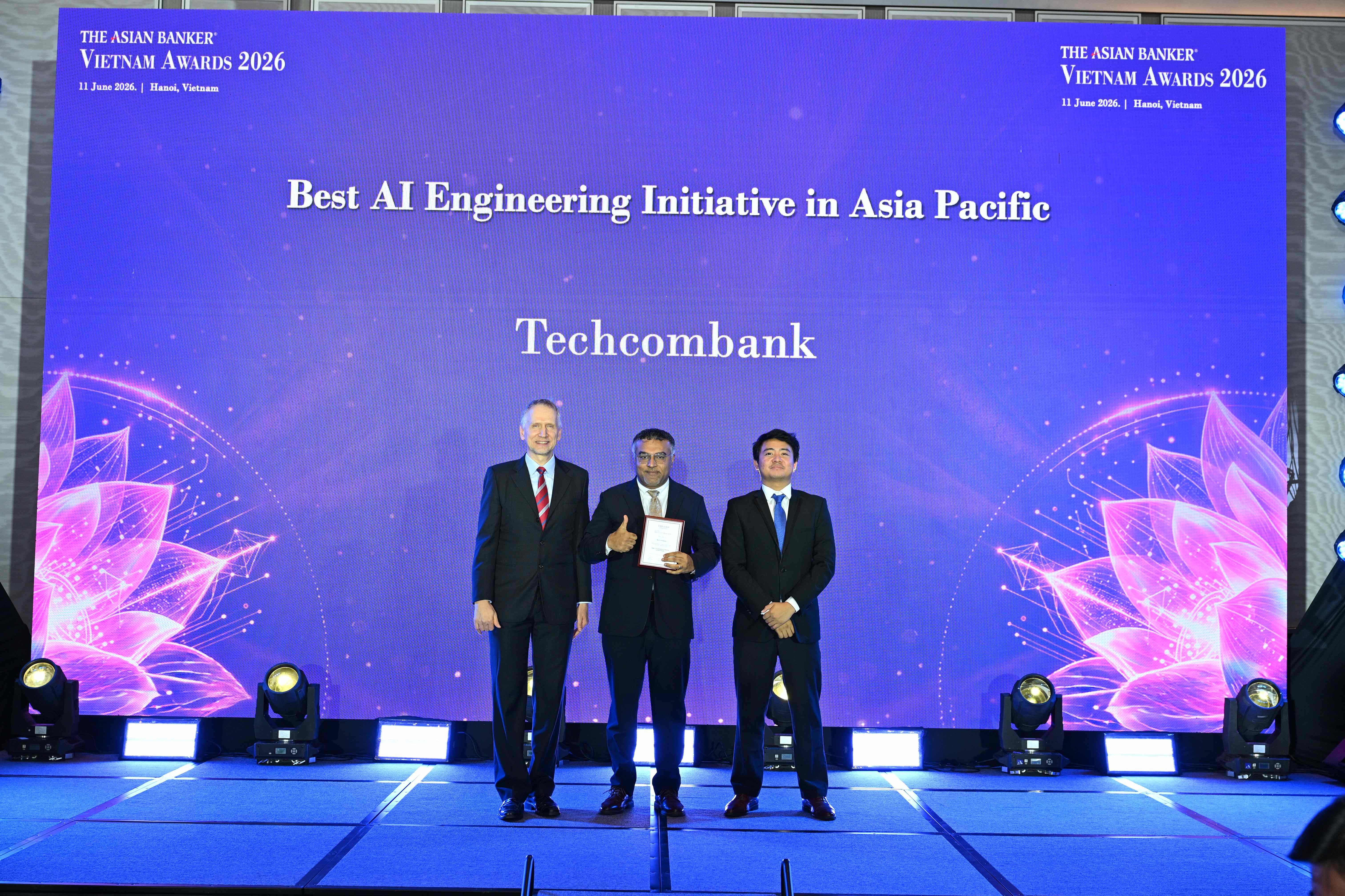 Techcombank won the award for Best AI Technical
Initiative in Asia-Pacific at The Asian Banker's AI Excellence Awards 2026.
Photo: Techcombank
