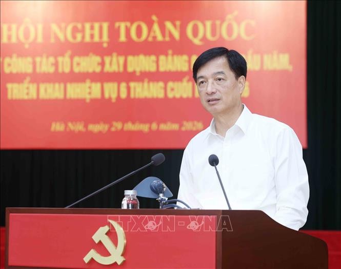 Đồng chí Nguyễn Duy Ngọc, Uỷ viên Bộ Chính trị, Bí thư Trung ương Đảng, Trưởng Ban Tổ chức Trung ương phát biểu chỉ đạo Hội nghị. Ảnh: TTXVN