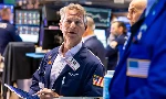 Dow Jones cao chưa từng thấy, giá dầu tăng trở lại