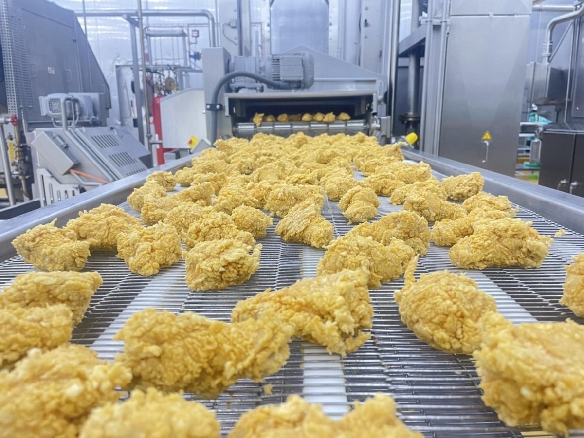 Quy trình chế biến thực phẩm hiện đại trong chuỗi tích hợp Feed - Farm - Food của C.P. Việt Nam. Ảnh: C.P. Việt Nam.