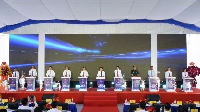 Construction of expressway linking Hanoi and northern provinces kicks off