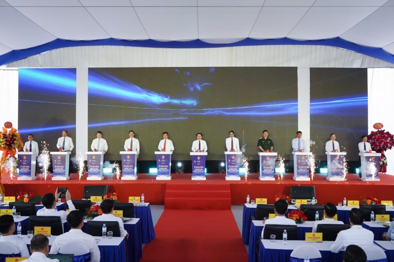 Construction of expressway linking Hanoi and northern provinces kicks off