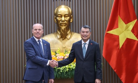 Thủ tướng Chính phủ Lê Minh Hưng tiếp Đại sứ Canada tại Việt Nam Jim Nickel - Ảnh: VGP