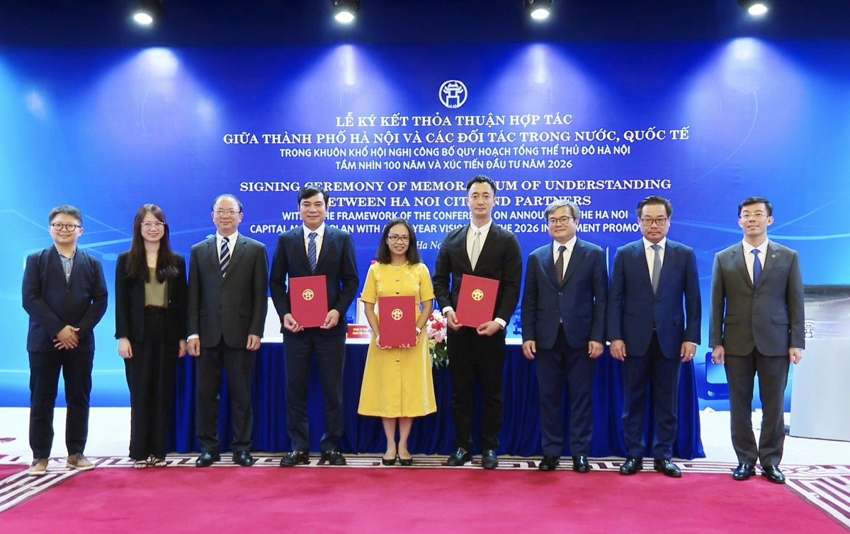 Hà Nội và Grab Việt Nam ký kết hợp tác phát triển đô thị thông minh.