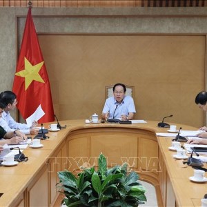 Phó Thủ tướng Lê Tiến Châu chủ trì họp về Dự án Luật Đấu giá tài sản (sửa đổi). Ảnh: TTXVN.
