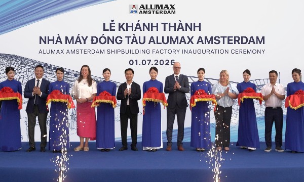 Việt Nam có nhà máy đóng tàu đầu tiên chuyển giao toàn diện công nghệ Hà Lan