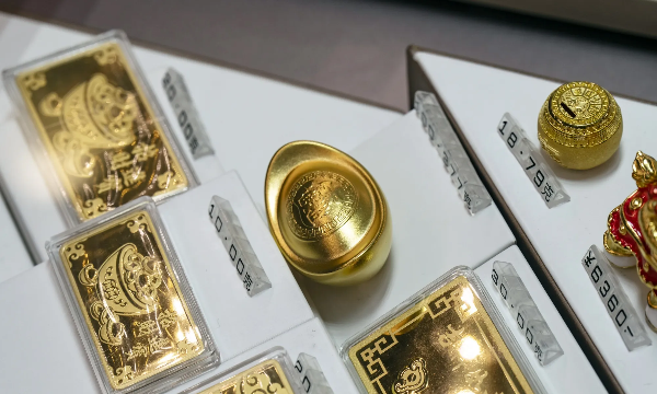 Giá vàng cầm cự mốc 4.000 USD/oz, hoàn tất quý giảm mạnh nhất 13 năm