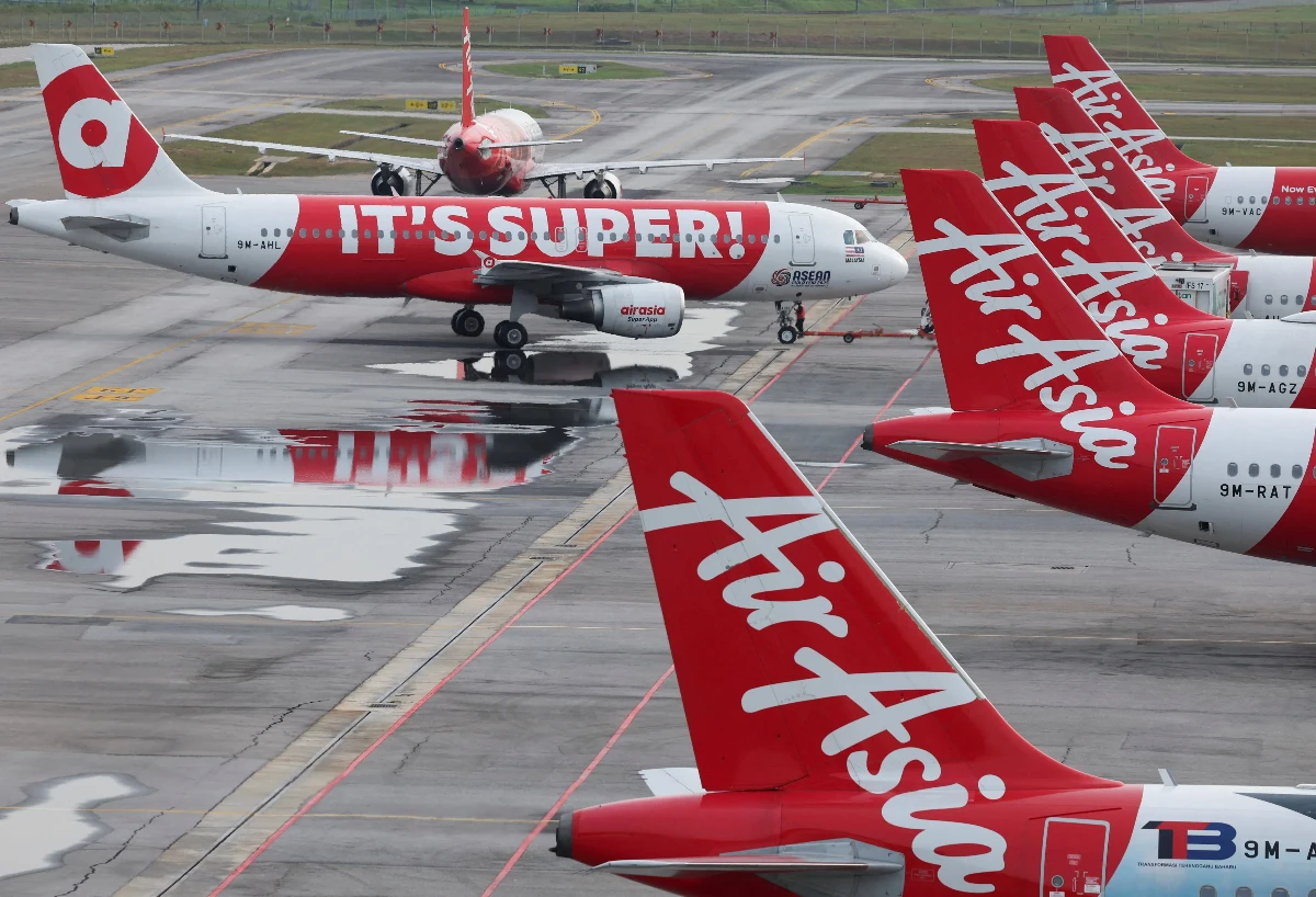 AirAsia là hãng đầu tiên trong khu vực công bố giảm giá vé để kích cầu du lịch.