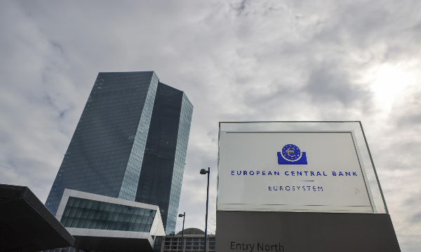 Lạm phát ở eurozone giảm nhanh hơn dự báo, quan chức ECB loại trừ khả năng hạ lãi suất