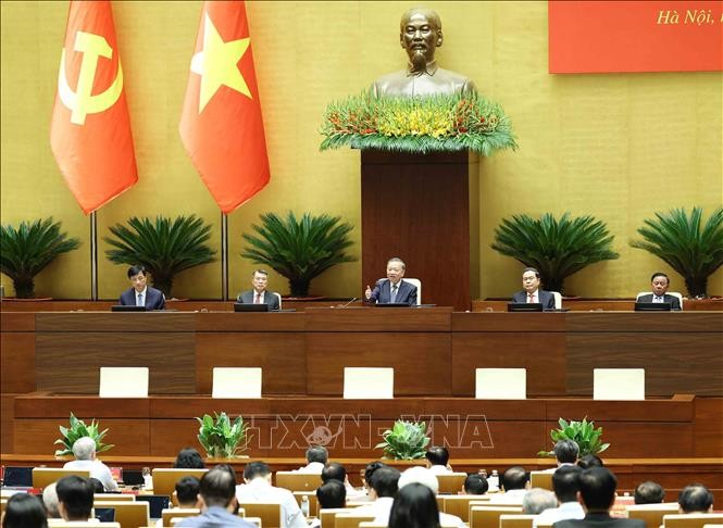 Tổng Bí thư, Chủ tịch nước Tô Lâm cùng các đồng chí Lãnh đạo chủ chốt và Trưởng Ban Tổ chức Trung ương chủ trì Hội nghị. Ảnh:TTXVN