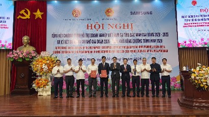 Bac Ninh, Samsung extend partnership to develop supporting industries until 2030