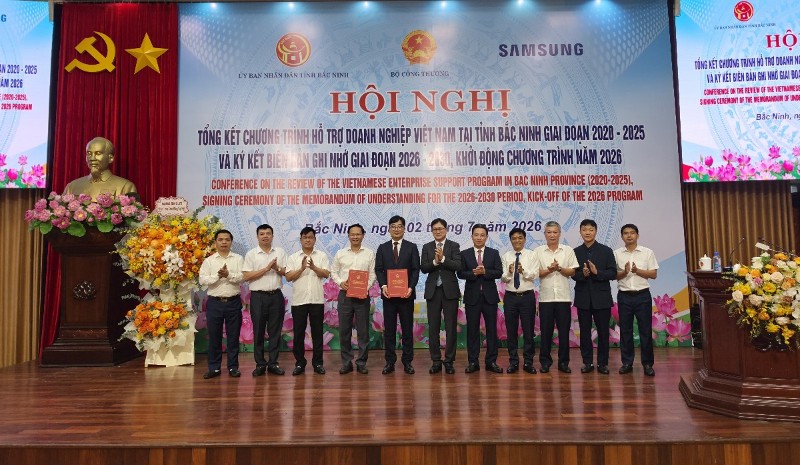 Bac Ninh, Samsung extend partnership to develop supporting industries until 2030